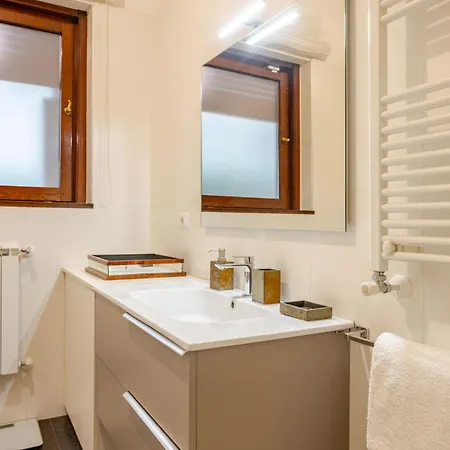 Fleming Hill - Luxury Flat With Garden And Parking Rom